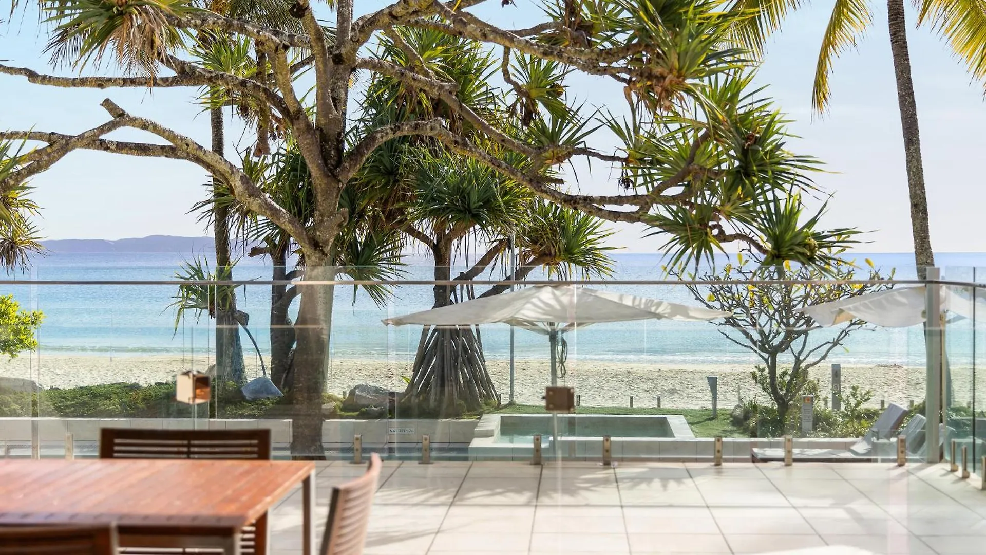Prázdninový dům Fairshore 12: Absolute Beachfront, Direct Beach & Pool Access Noosa Heads Austrálie